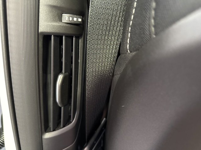 New 2025 Jeep Grand Cherokee L Laredo image 30