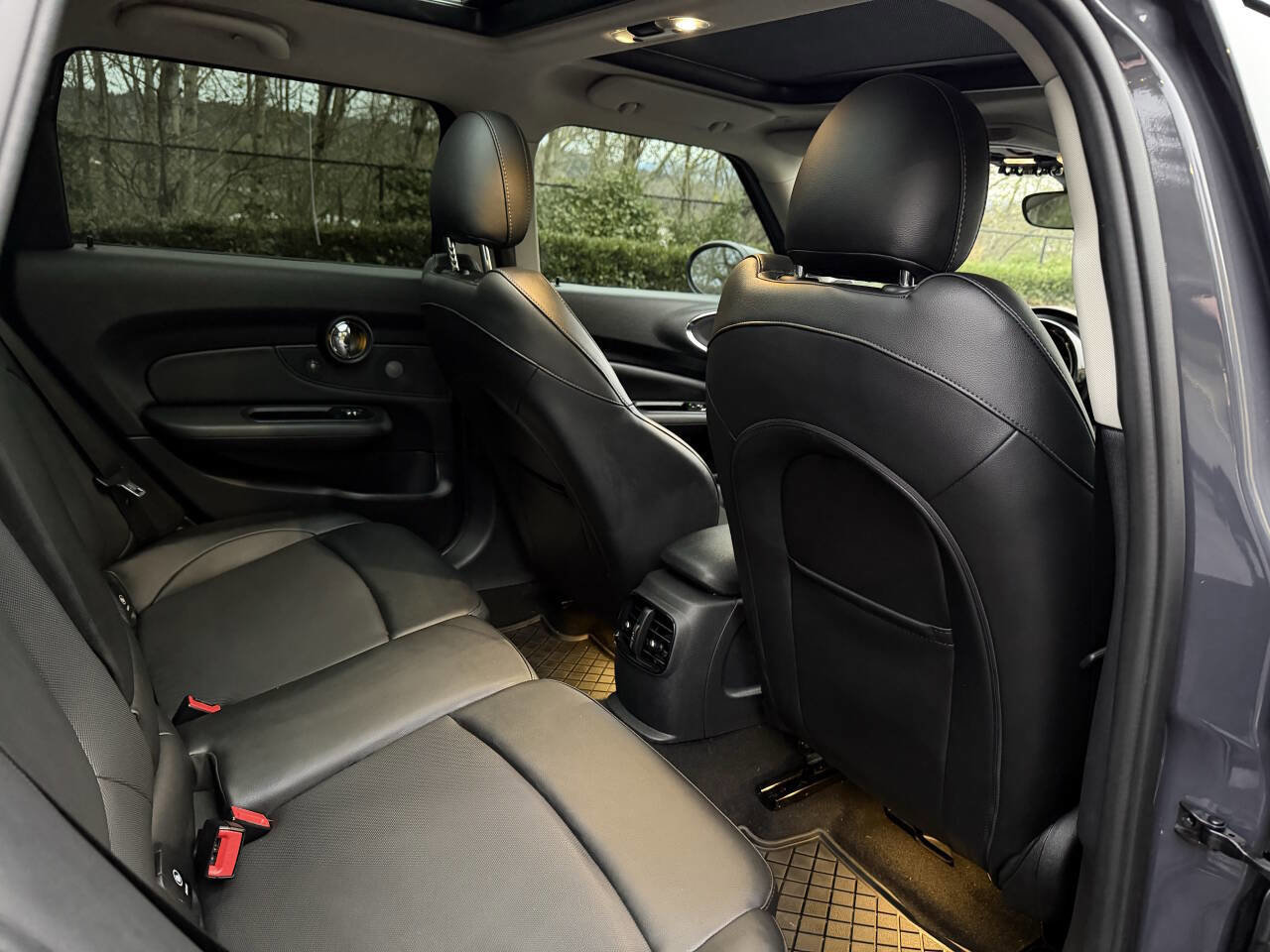 Used 2020 MINI Cooper Clubman S image 28