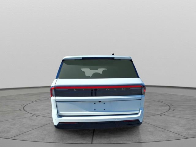 Used 2025 Lincoln Navigator Reserve w/ Jet Appearance Package AWD/4WD image 5