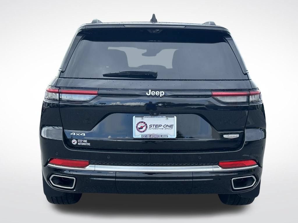 Used 2025 Jeep Grand Cherokee Summit AWD/4WD image 6