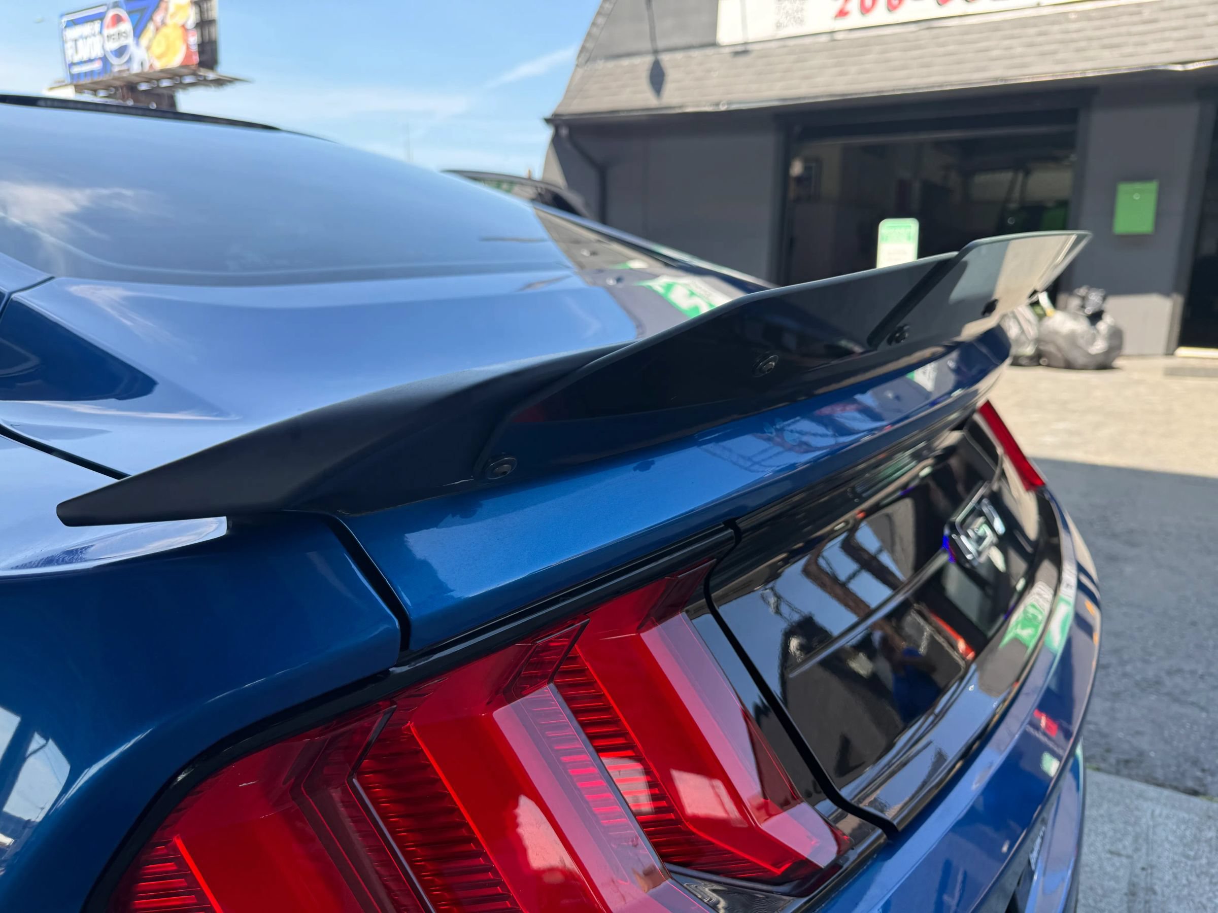 Used 2018 Ford Mustang GT RWD image 8
