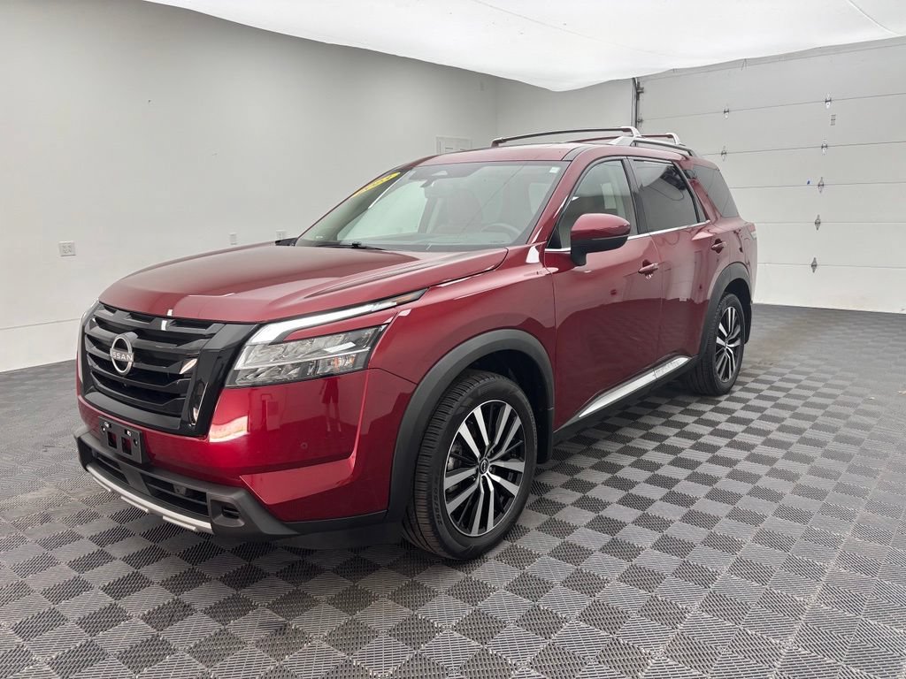 Used 2023 Nissan Pathfinder Platinum AWD/4WD image 2