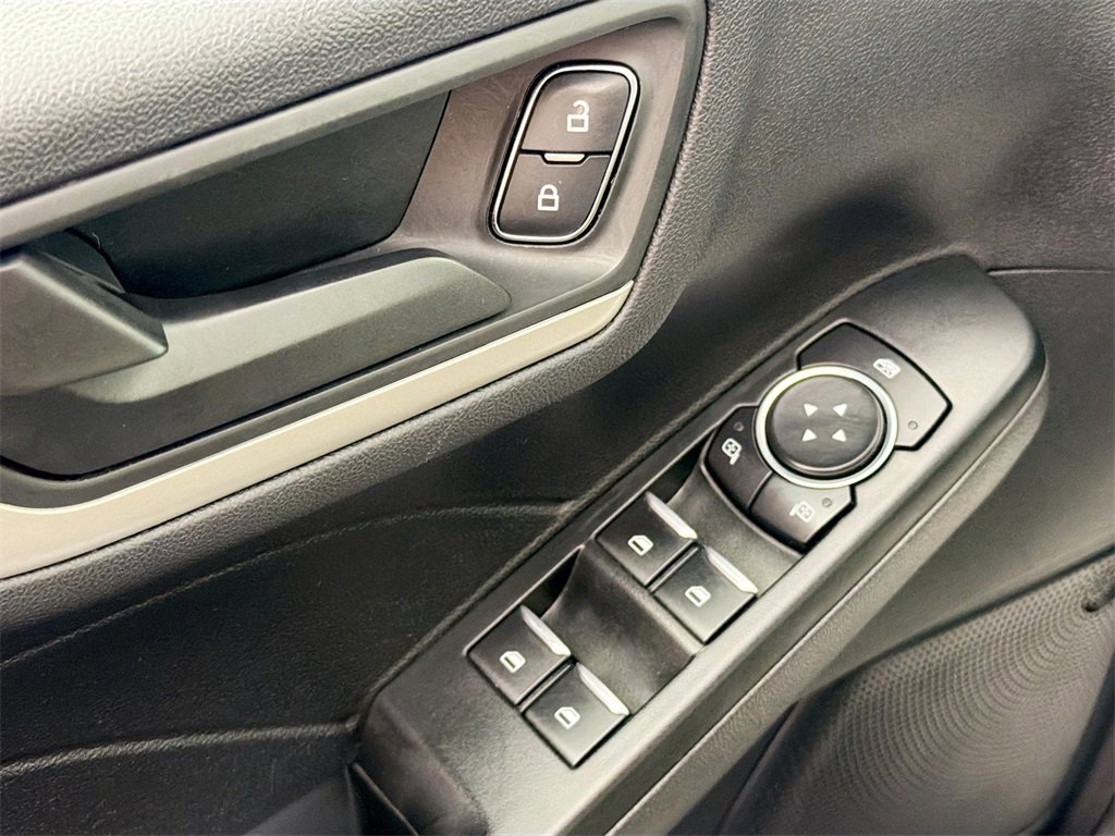 Used 2022 Ford Escape SE image 16