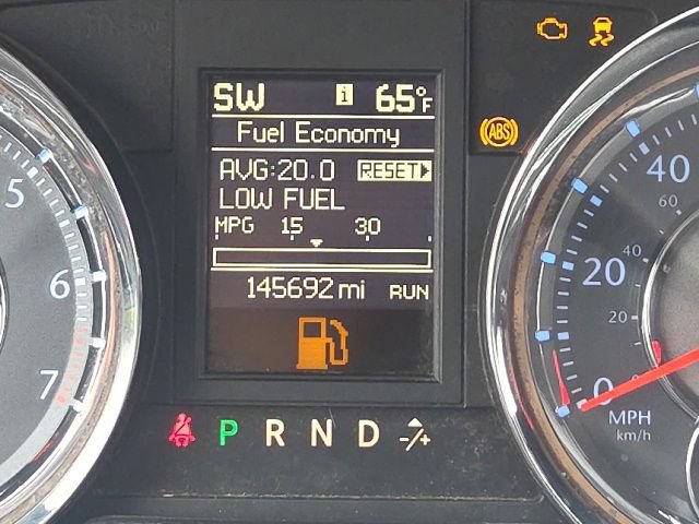 Used 2015 Chrysler Town & Country S FWD image 41