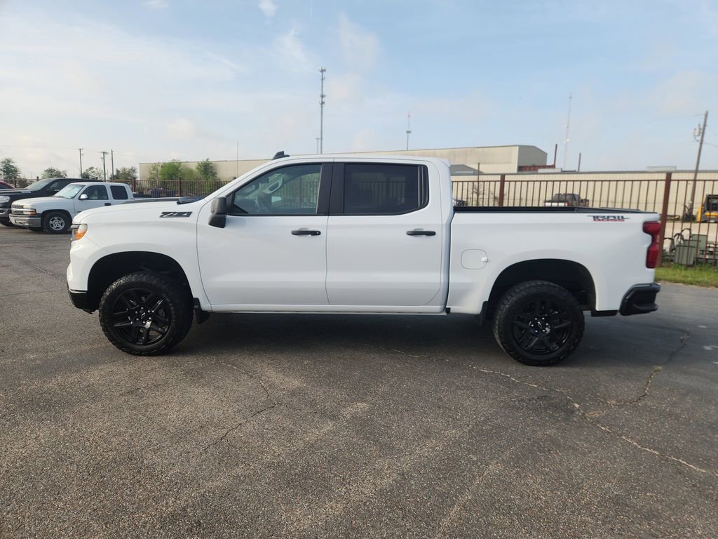 Certified 2024 Chevrolet Silverado 1500 Custom Trail Boss w/ LPO, Dark Essentials Package image 4