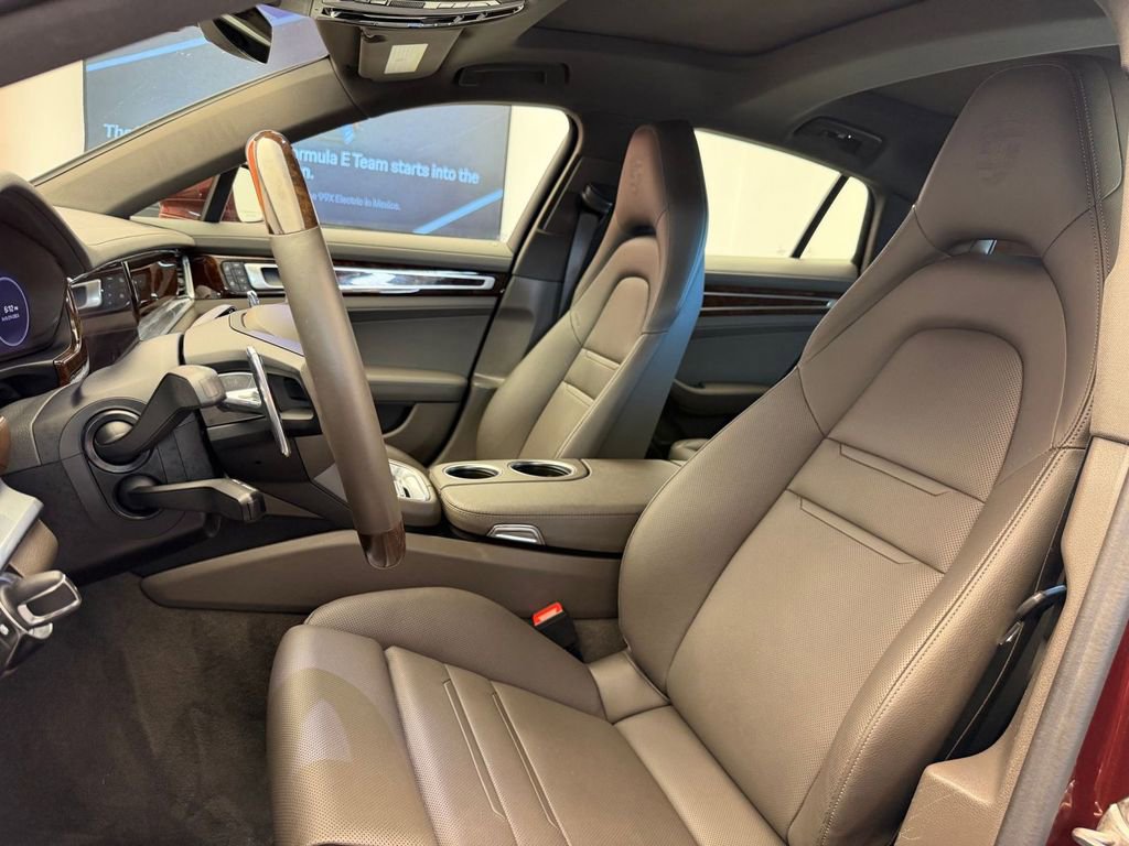 Used 2022 Porsche Panamera 4 AWD/4WD image 5
