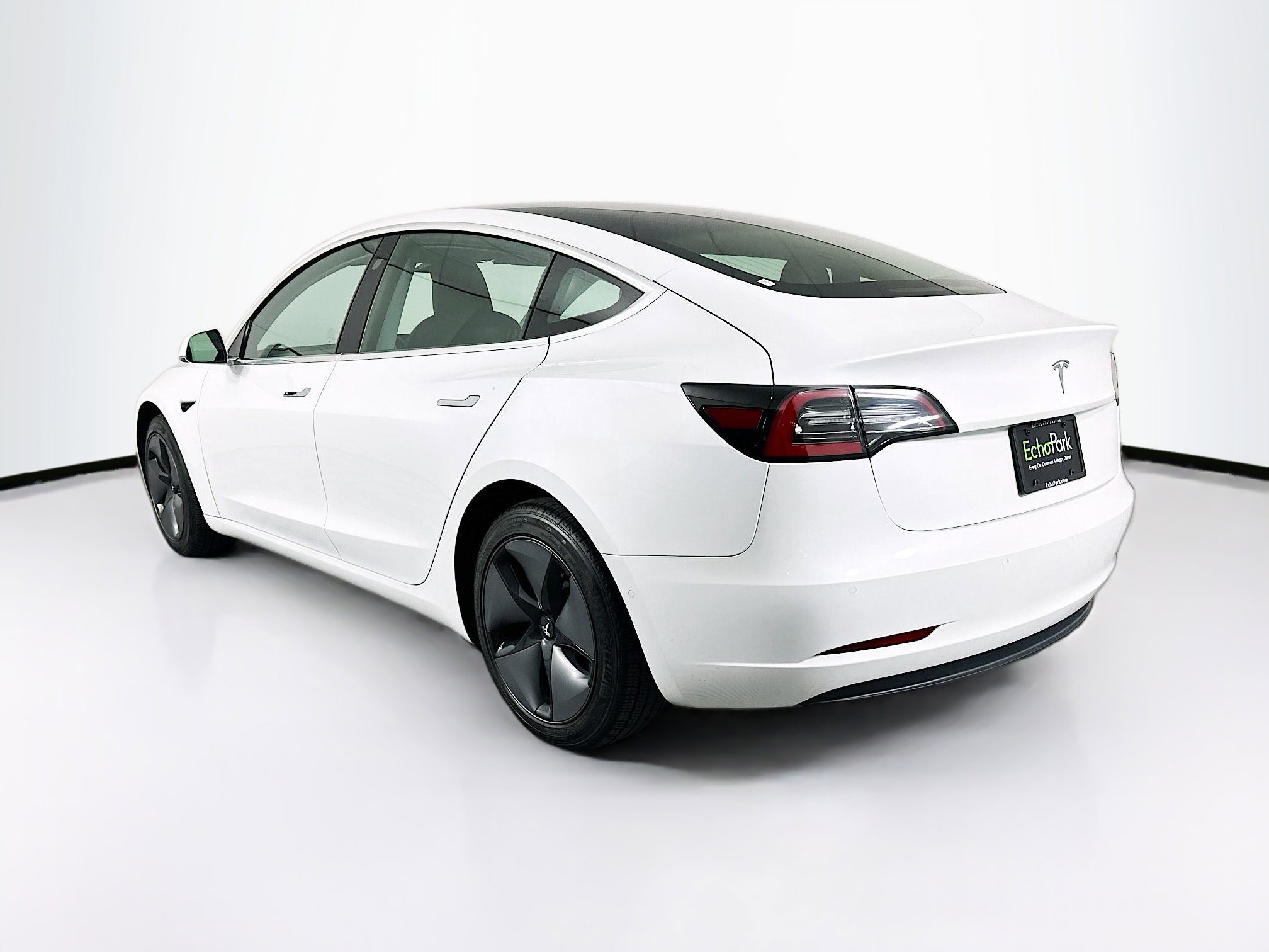 Used 2019 Tesla Model 3 Standard Range Plus image 5