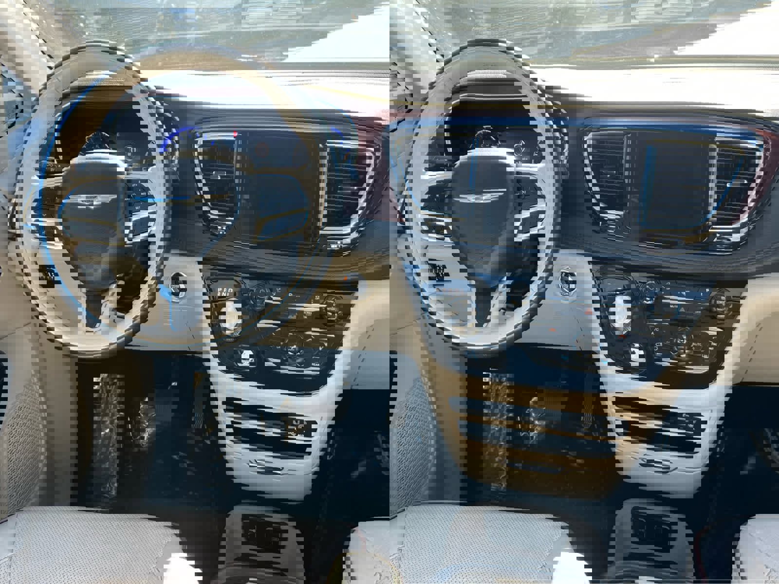 Used 2020 Chrysler Pacifica Limited image 23