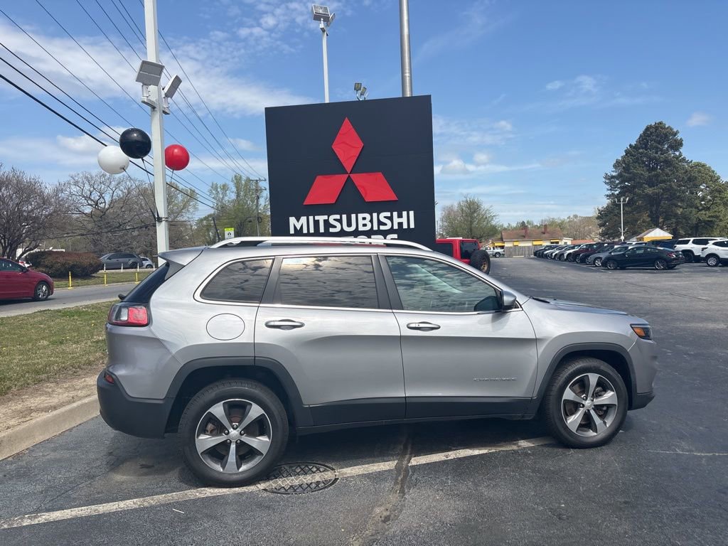 Used 2019 Jeep Cherokee Limited AWD/4WD image 4