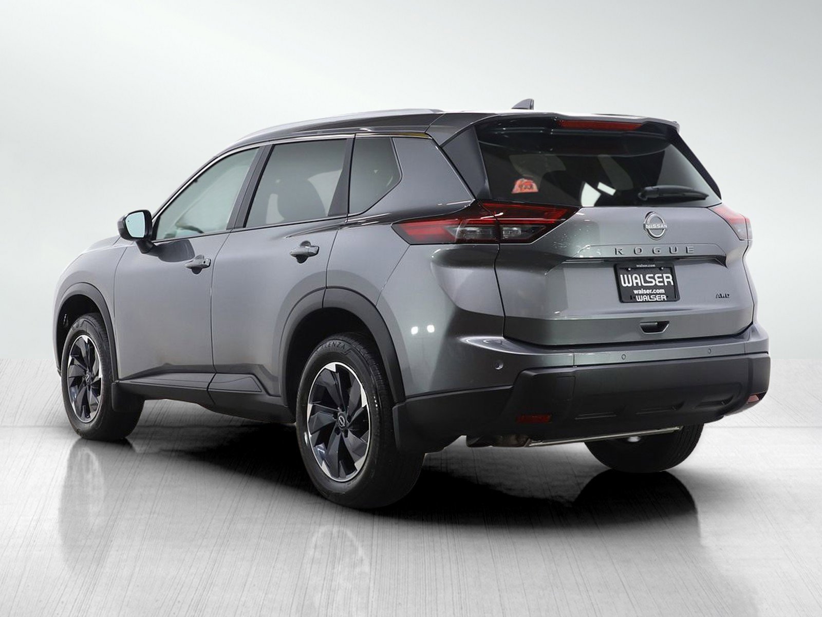 Used 2026 Nissan Rogue SV w/ SV Premium Package image 3