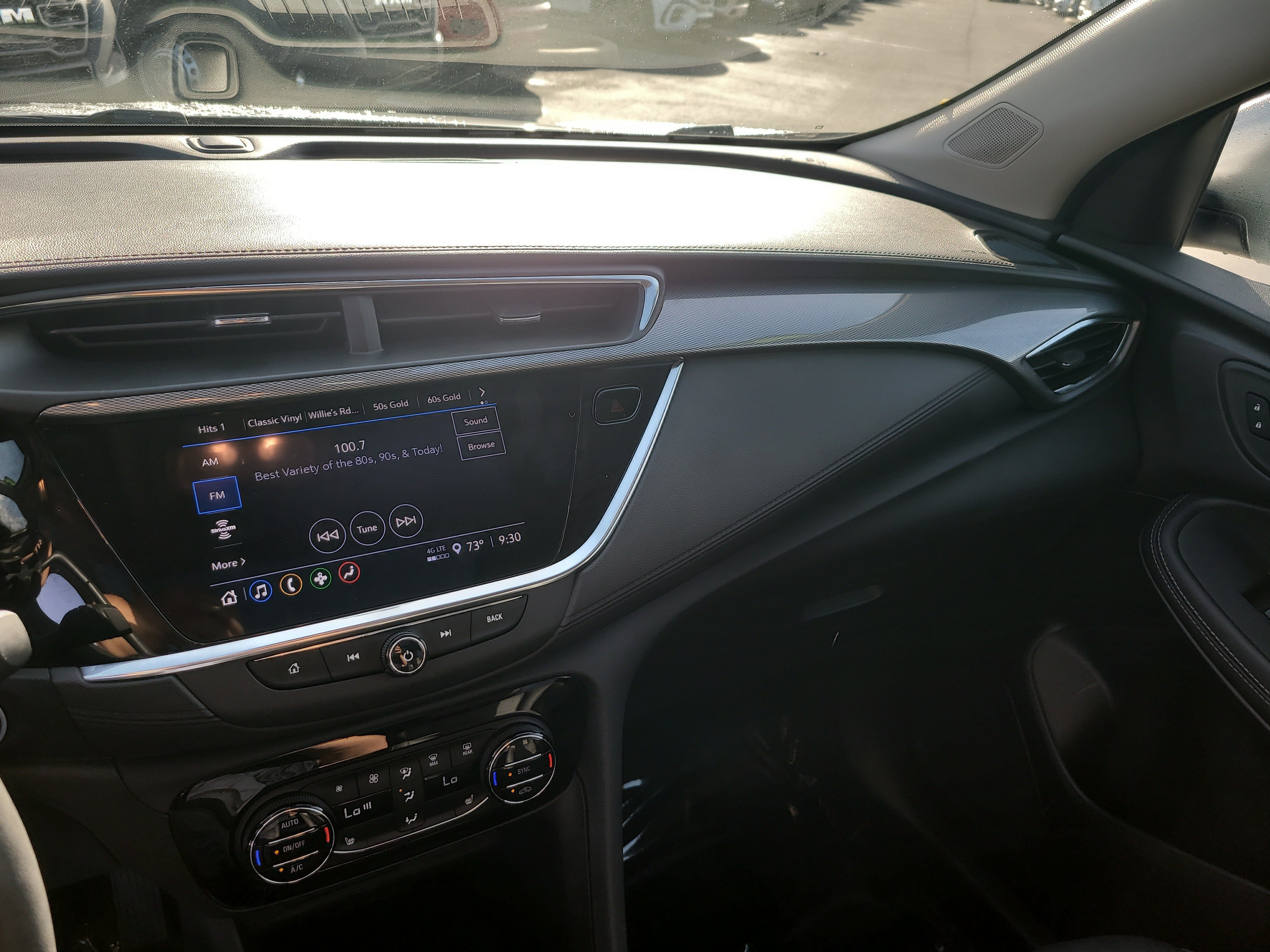 Used 2023 Buick Encore GX Essence w/ Experience Buick Package FWD image 22