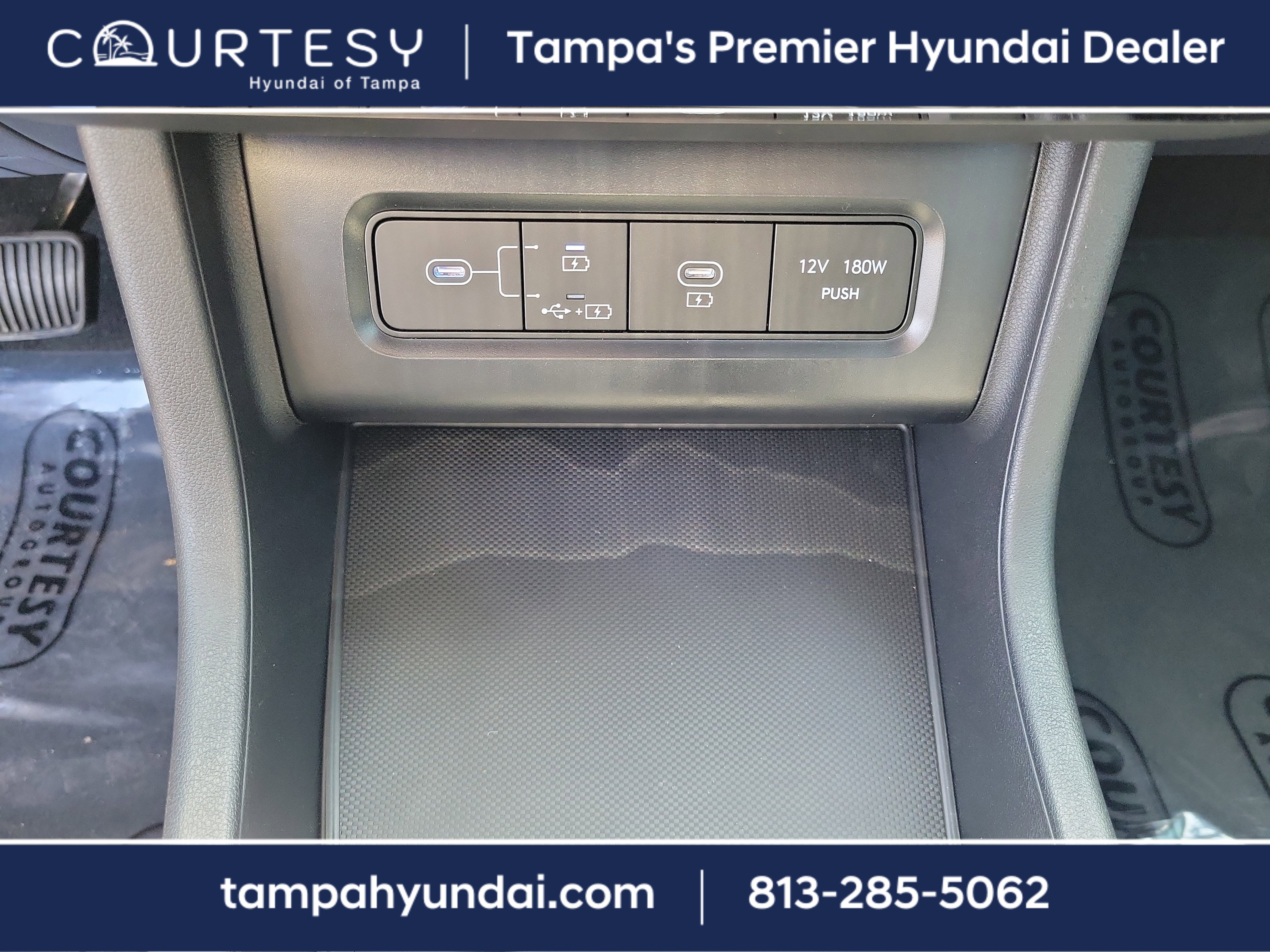 New 2025 Hyundai Tucson Limited image 33