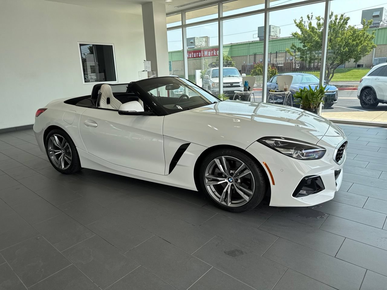 Used 2023 BMW Z4 sDrive30i w/ Premium Package RWD image 9