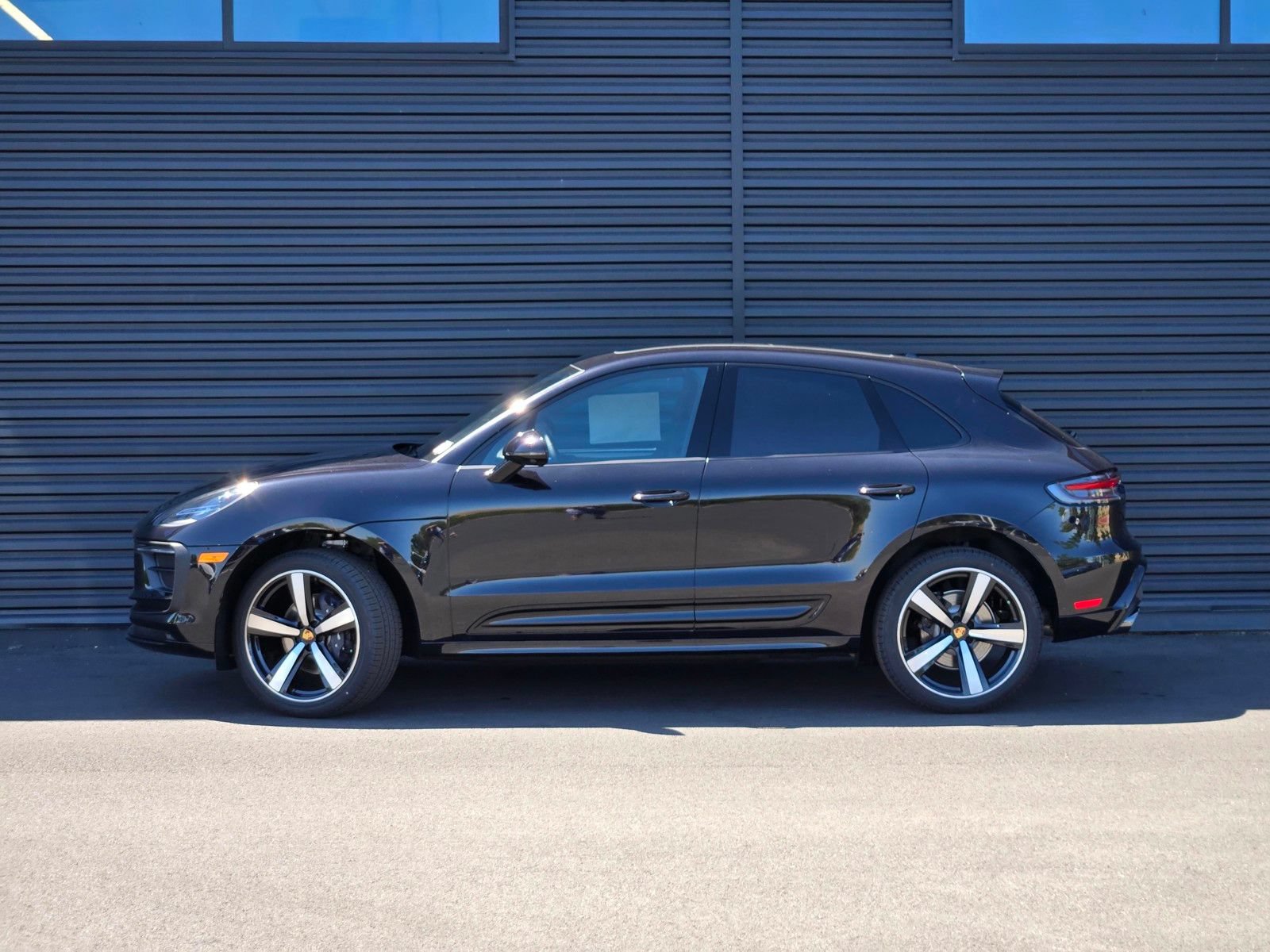 New 2026 Porsche Macan AWD/4WD image 2