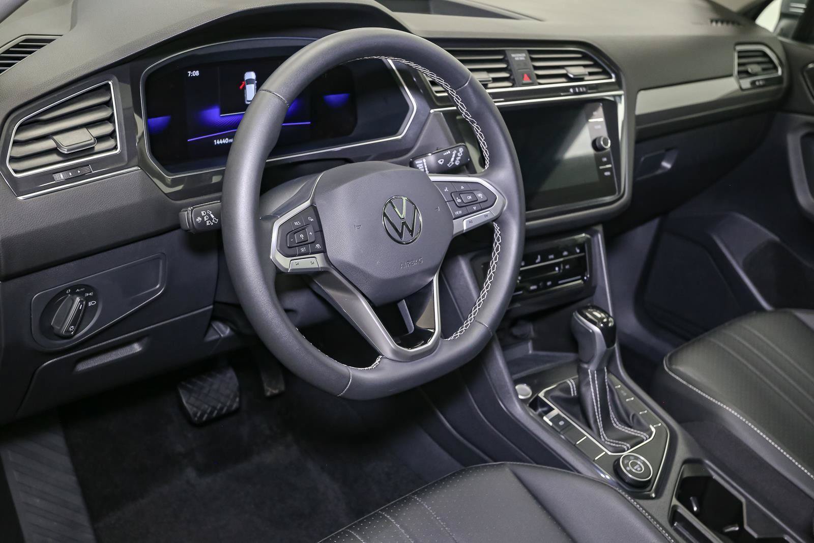 Certified 2023 Volkswagen Tiguan SE AWD/4WD image 28