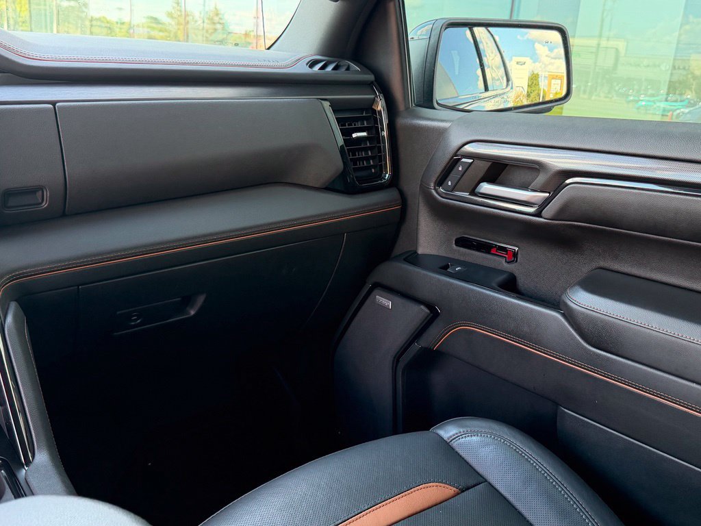 Used 2024 GMC Sierra 1500 AT4 w/ Technology Package AWD/4WD image 30