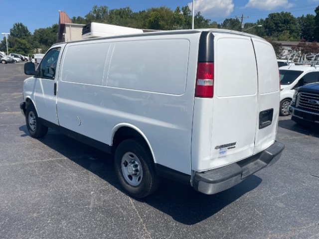 Used 2015 Chevrolet Express 2500 w/ Chrome Appearance Package RWD image 4
