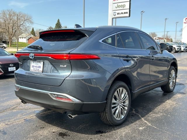 Used 2023 Toyota Venza XLE image 9