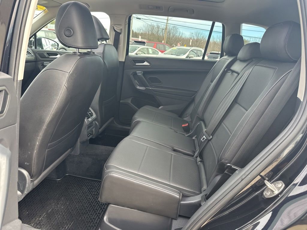 Used 2020 Volkswagen Tiguan SEL image 23