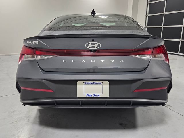 Certified 2025 Hyundai Elantra Sport FWD image 10