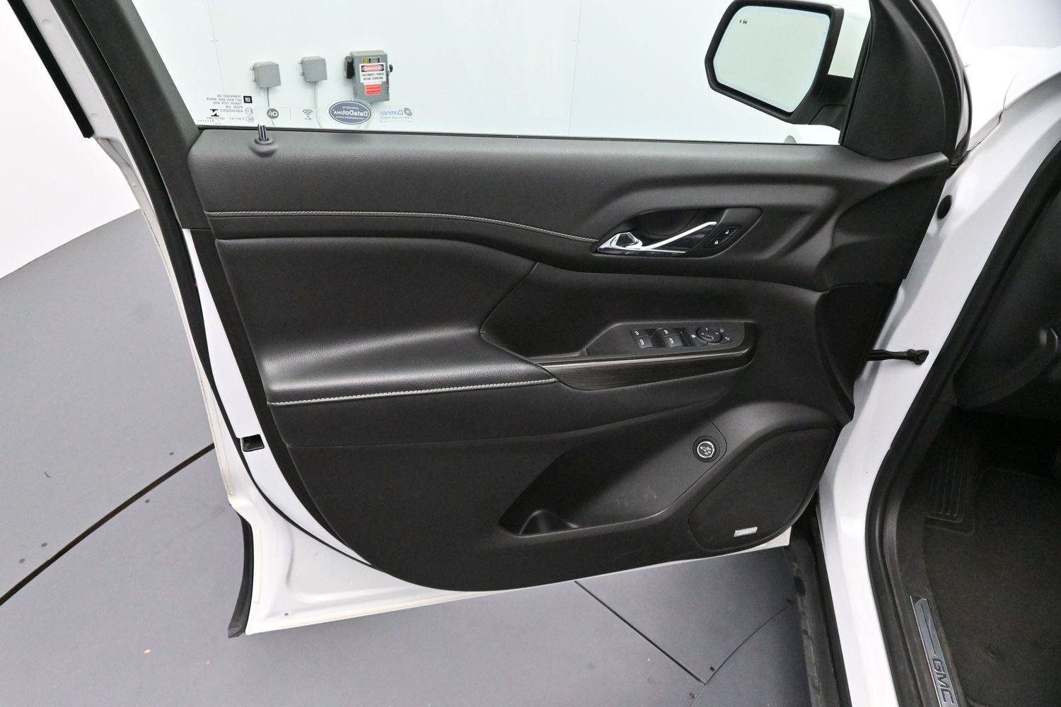 Used 2019 GMC Acadia SLT FWD image 9