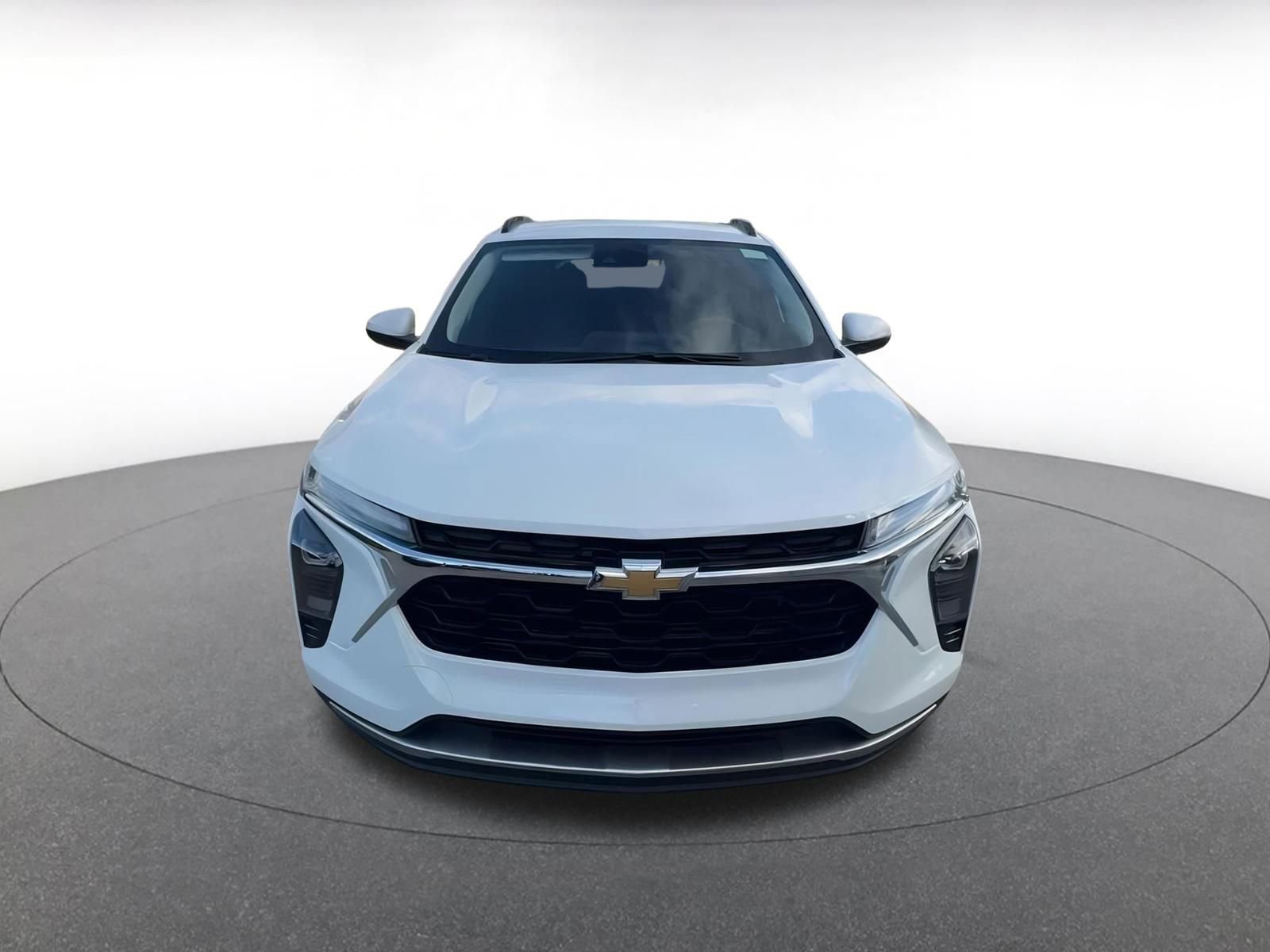 Used 2025 Chevrolet Trax LT image 4