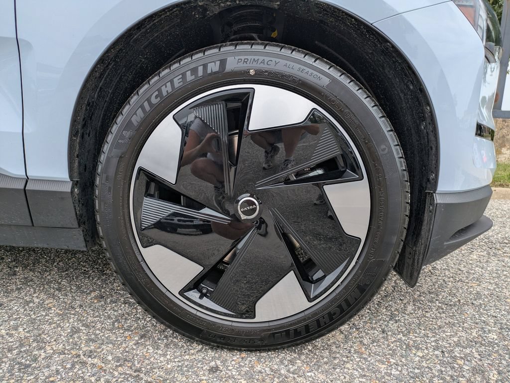 New 2026 Volvo EX30 Plus w/ Climate Package RWD image 11