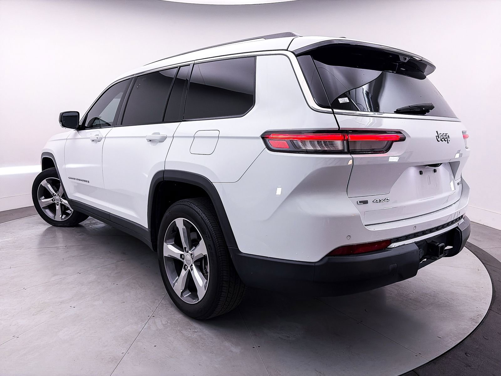 Used 2021 Jeep Grand Cherokee L Limited w/ Luxury Tech Group II AWD/4WD image 2