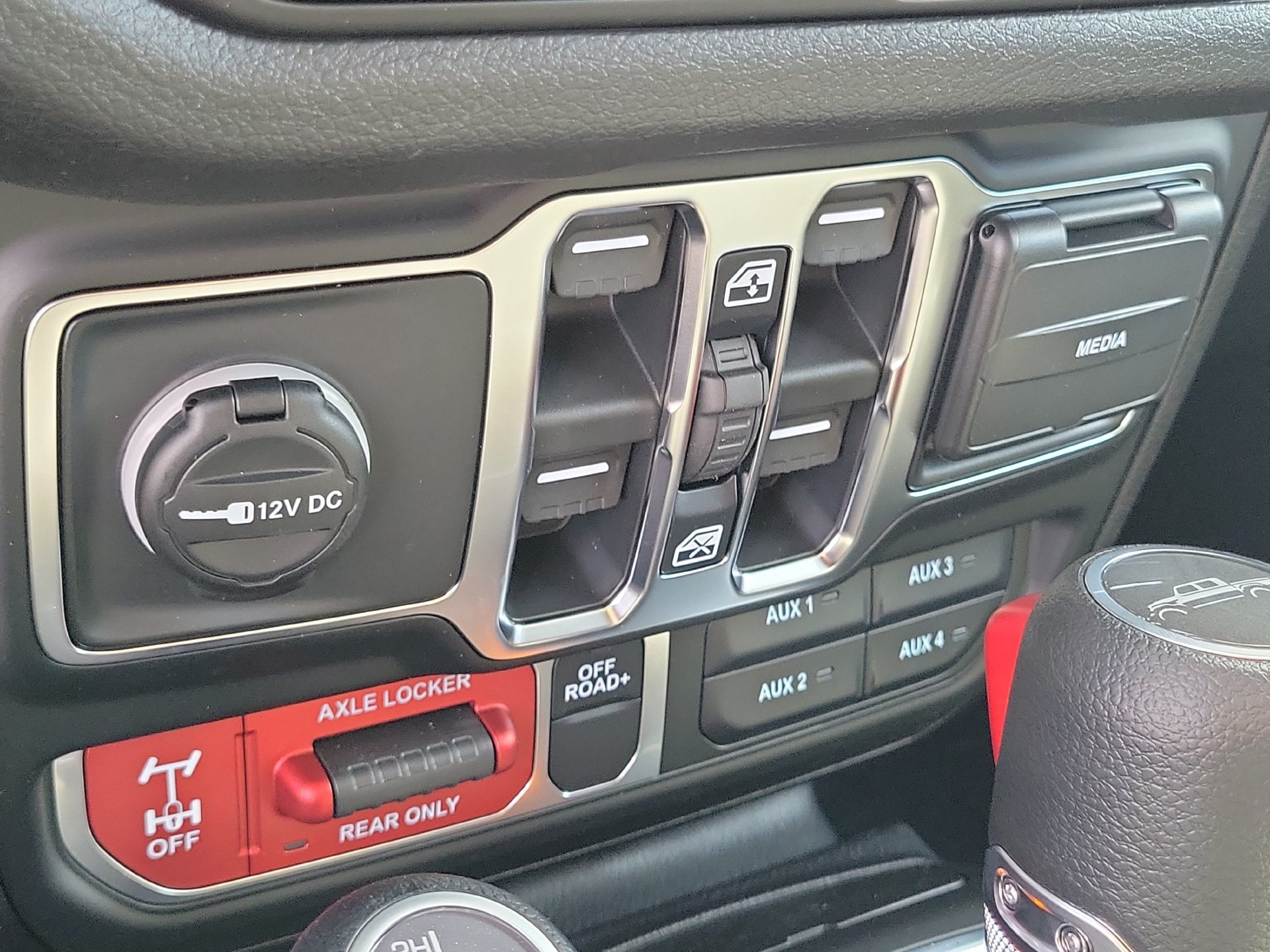 New 2026 Jeep Gladiator Sport AWD/4WD image 10