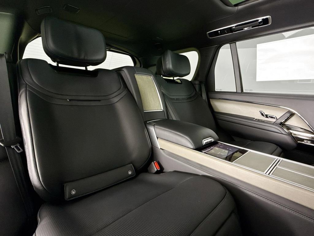 New 2026 Land Rover Range Rover SV image 15
