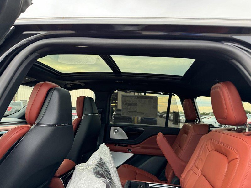 New 2025 Lincoln Aviator Reserve w/ Equipment Group 201A image 11