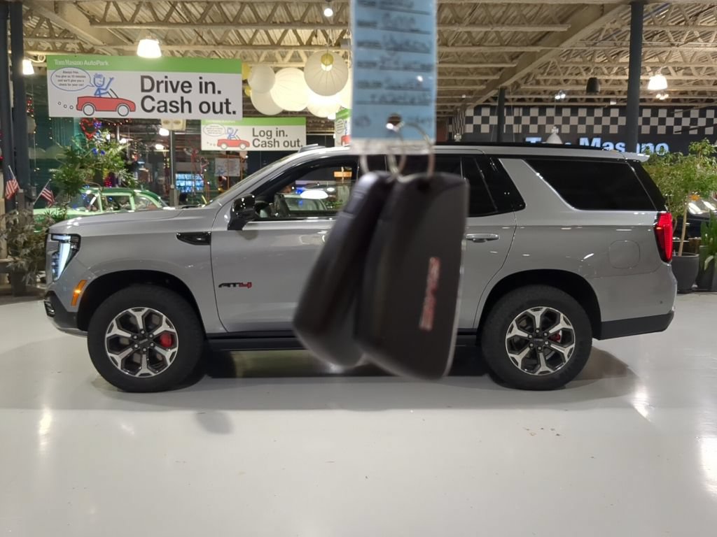 Used 2026 GMC Yukon AT4 Ultimate w/ LPO, Illumination Package AWD/4WD image 4