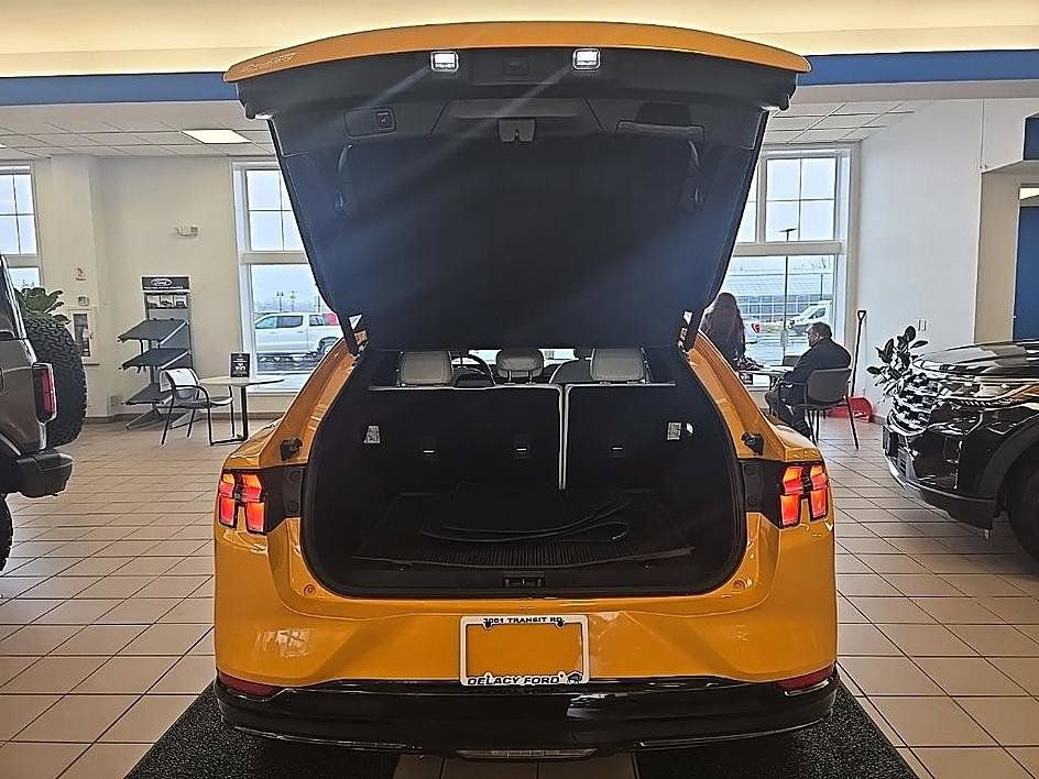 Used 2022 Ford Mustang Mach-E Premium image 31