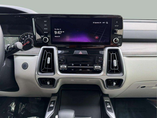 Used 2023 Kia Sorento X-Line EX image 13