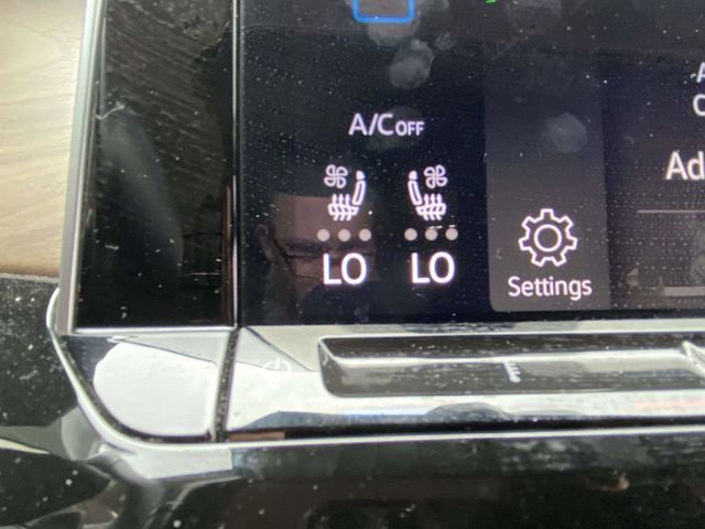 Used 2025 Volkswagen Atlas SE image 20