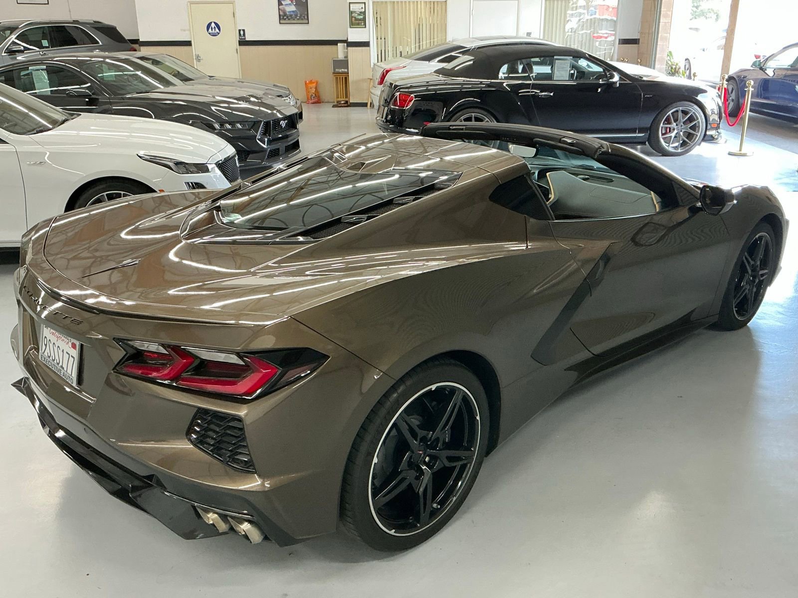 Used 2020 Chevrolet Corvette Stingray Preferred Cpe w/ 2LT Preferred Equipment Group image 5