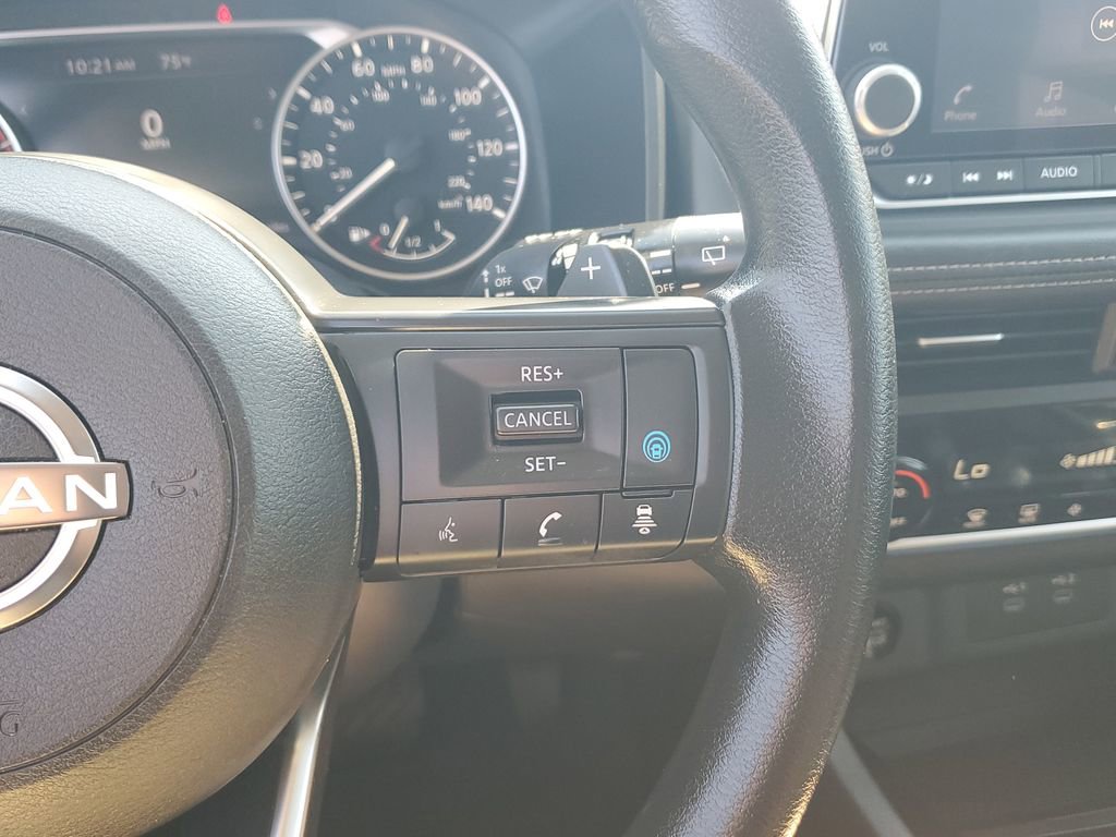 Used 2024 Nissan Rogue SV image 11