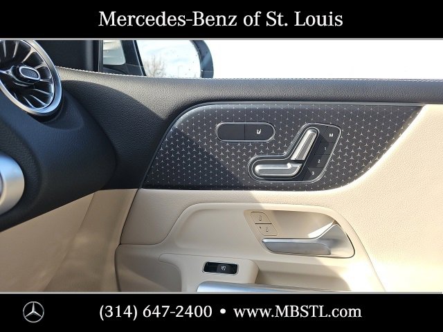 Used 2025 Mercedes-Benz GLB 250 4MATIC image 19