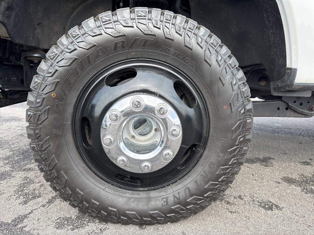 Used 2017 Ford F350 Lariat w/ Chrome Package image 13