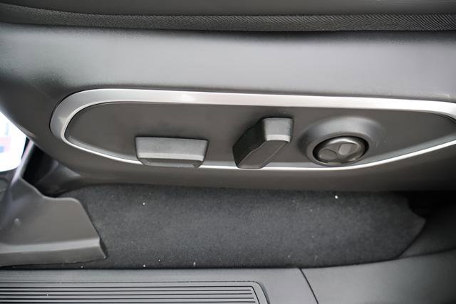 New 2026 Jeep Grand Wagoneer 4WD image 18