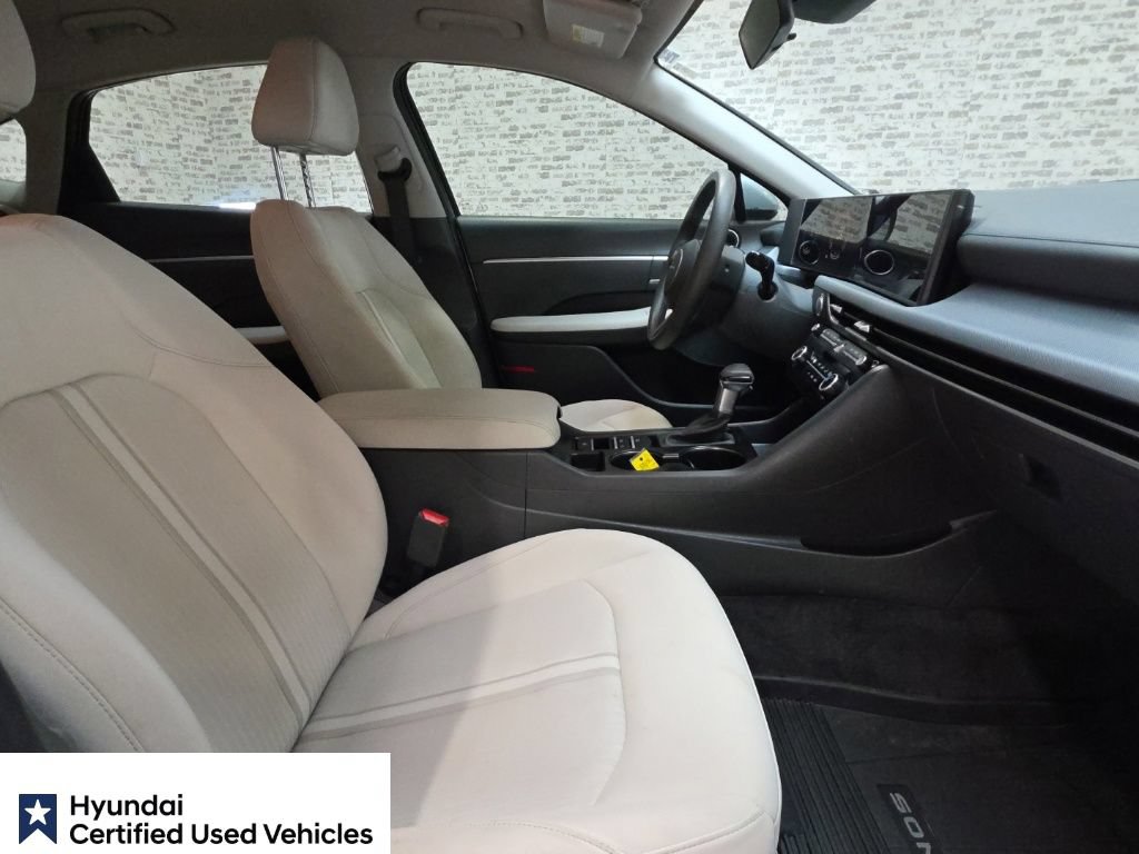 Used 2025 Hyundai Sonata SE FWD image 9