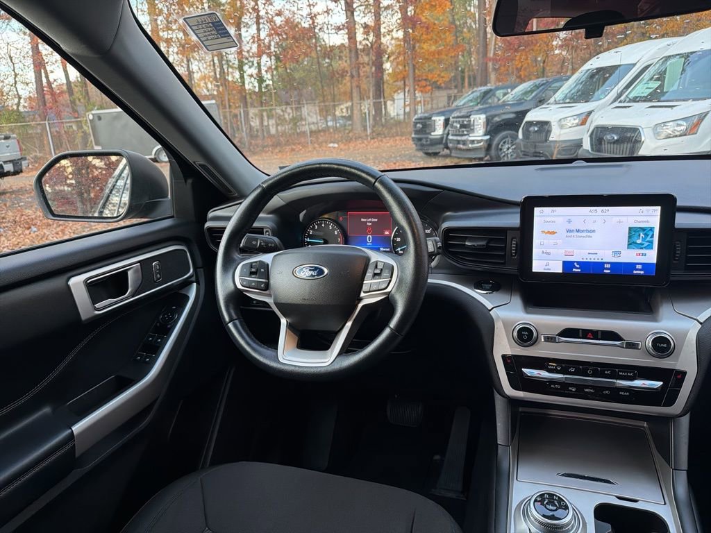 Used 2022 Ford Explorer XLT image 12