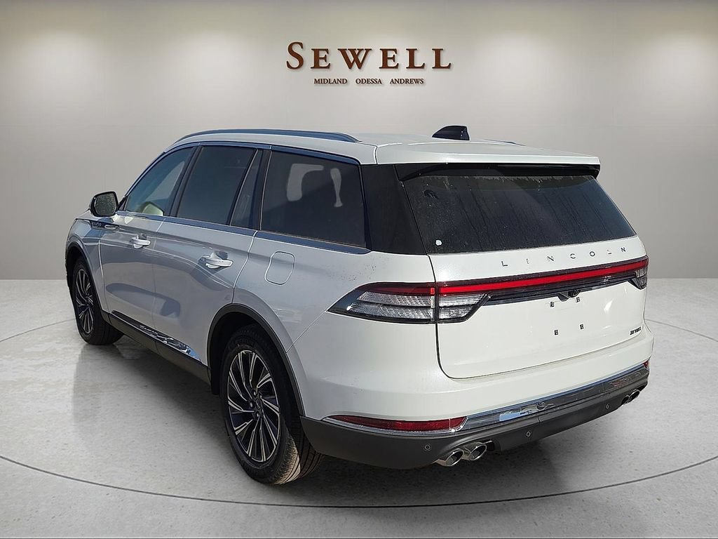 New 2026 Lincoln Aviator 2WD image 3