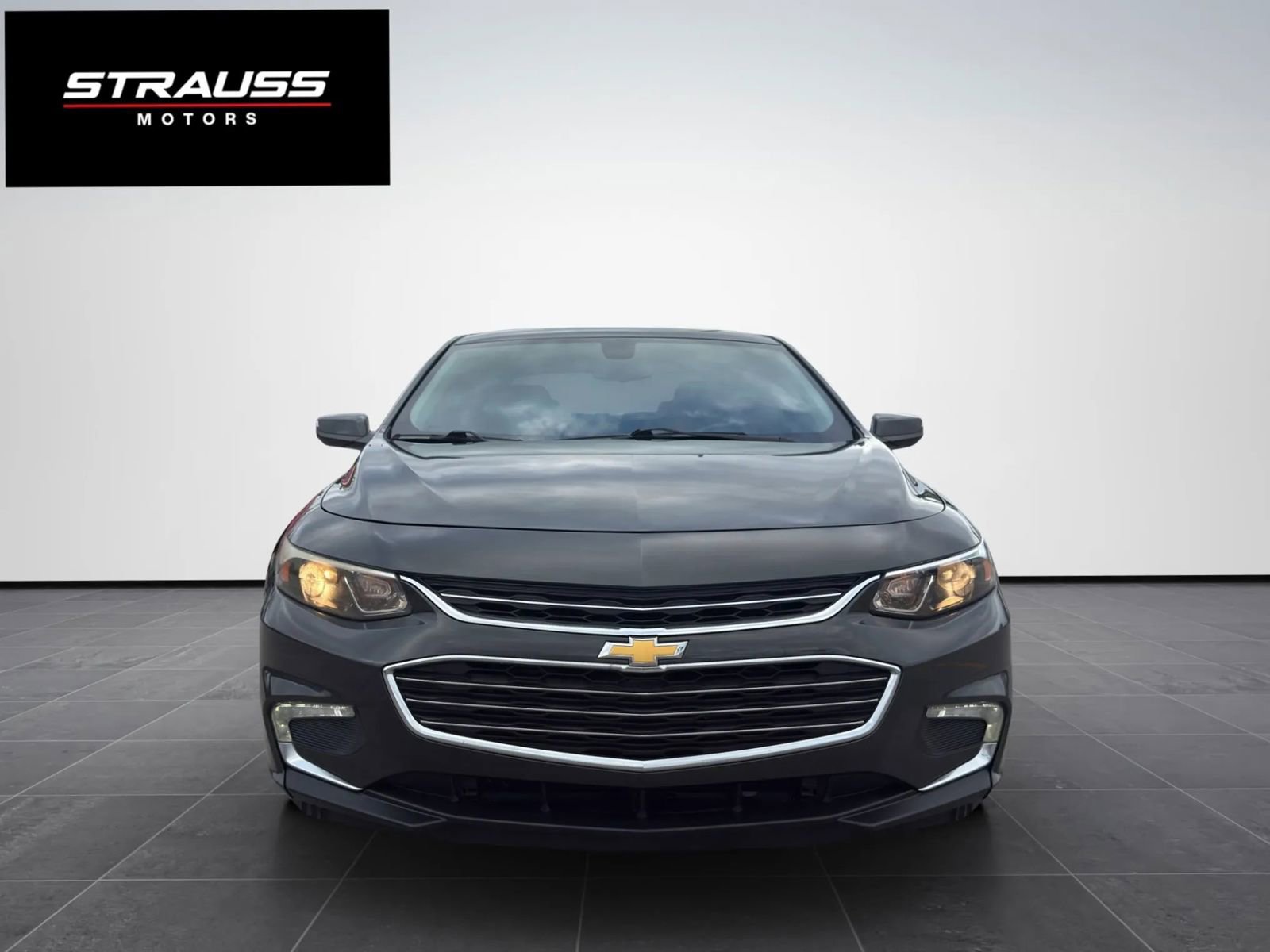 Used 2018 Chevrolet Malibu LT FWD image 3
