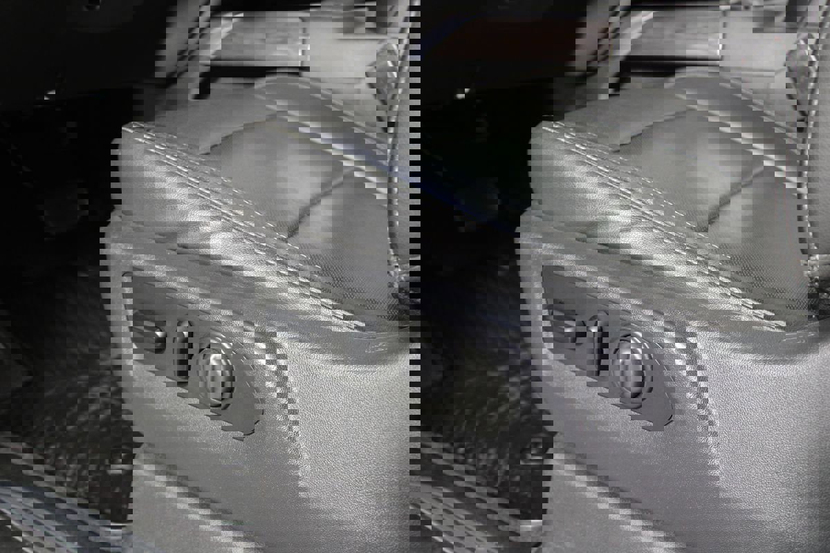 Used 2020 Chevrolet Silverado 2500 LTZ w/ LTZ Plus Package image 8