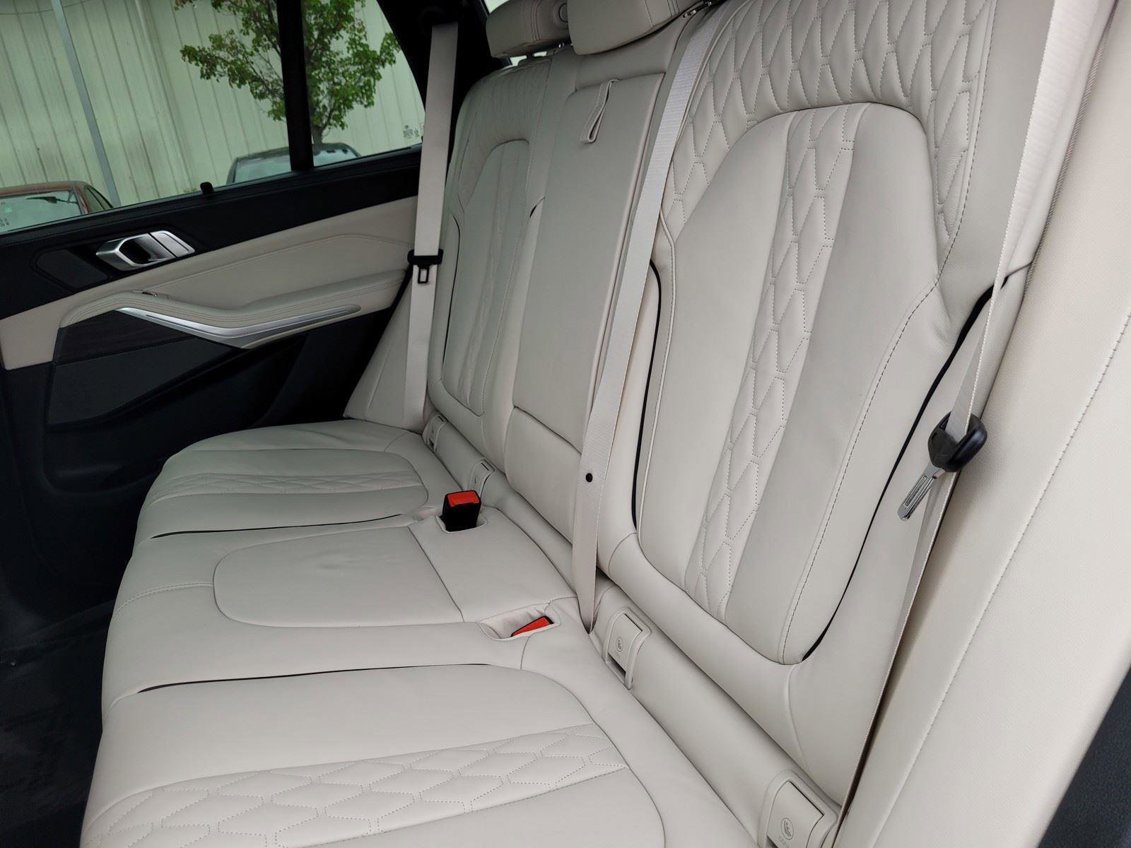 New 2026 BMW X5 M60i w/ Climate Comfort Package AWD/4WD image 12