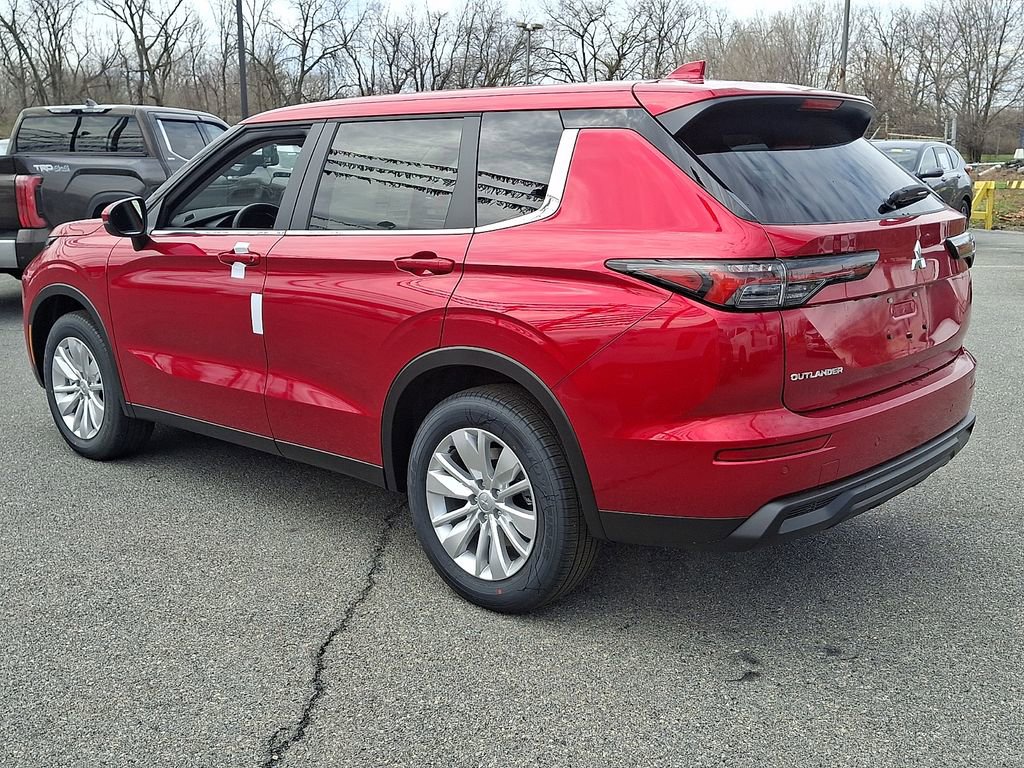 New 2026 Mitsubishi Outlander ES image 5