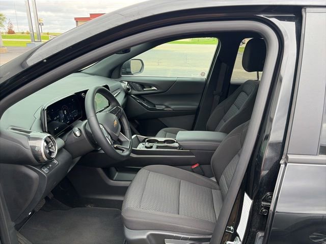 Used 2026 Chevrolet Equinox LT FWD image 6