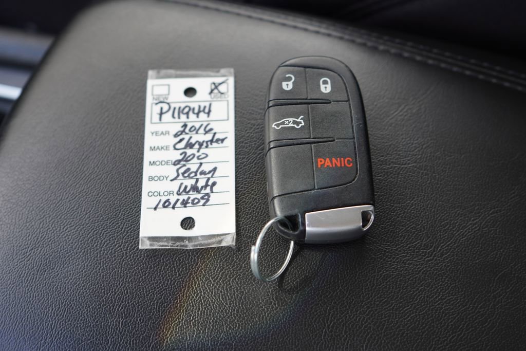 Used 2016 Chrysler 200 Limited FWD image 32