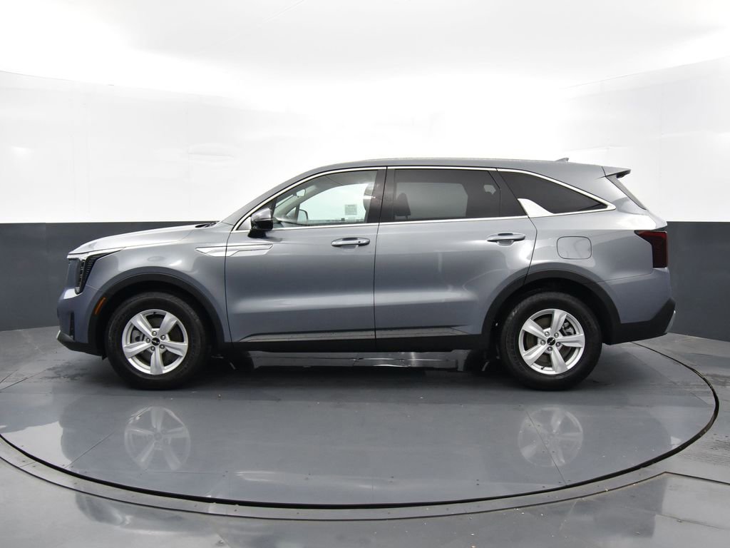 Certified 2025 Kia Sorento LX image 7